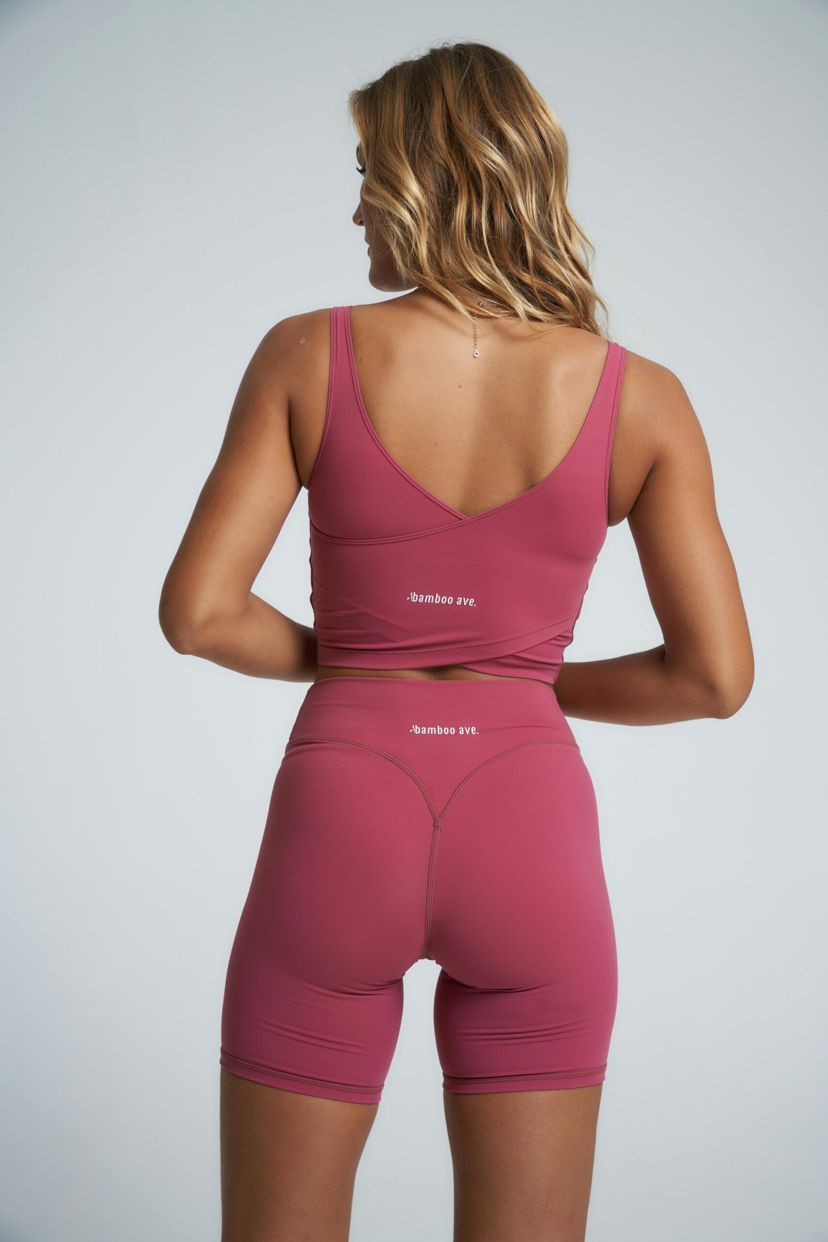 Coast pilates legging short donkerroze achterkant